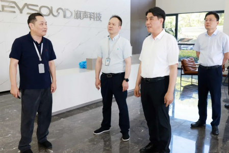 江海洋深入企業開展“三送三提”助企增值化服務專項行動